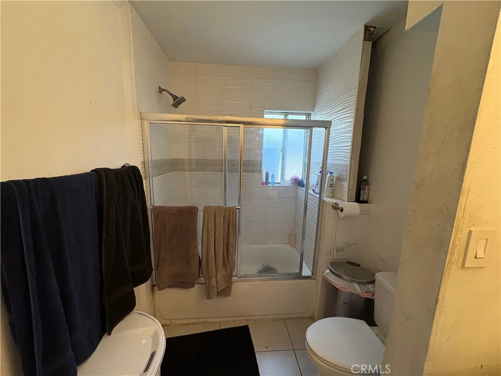 1610 N Fries Avenue, Wilmington, California 90744 home-pic-5